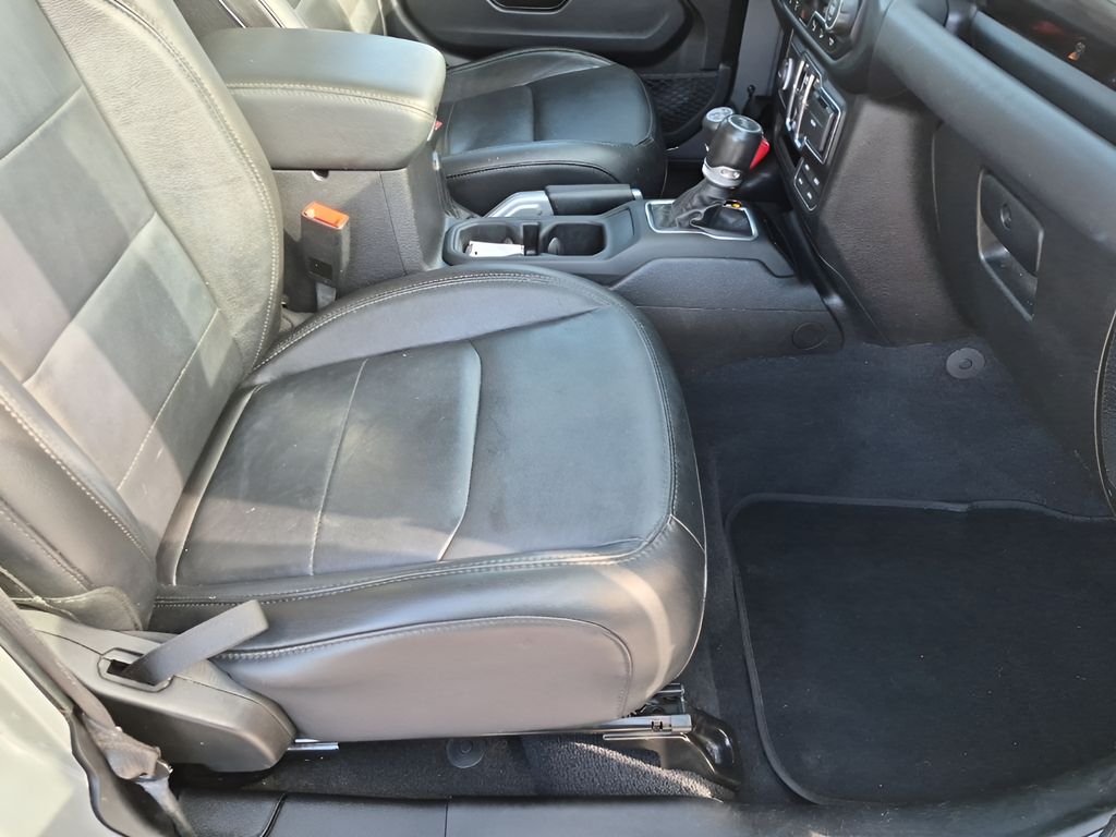 Used Car 2020 Jeep Wrangler  Unlimited Sahara For Sale Under $30,000 In Austin, Texas