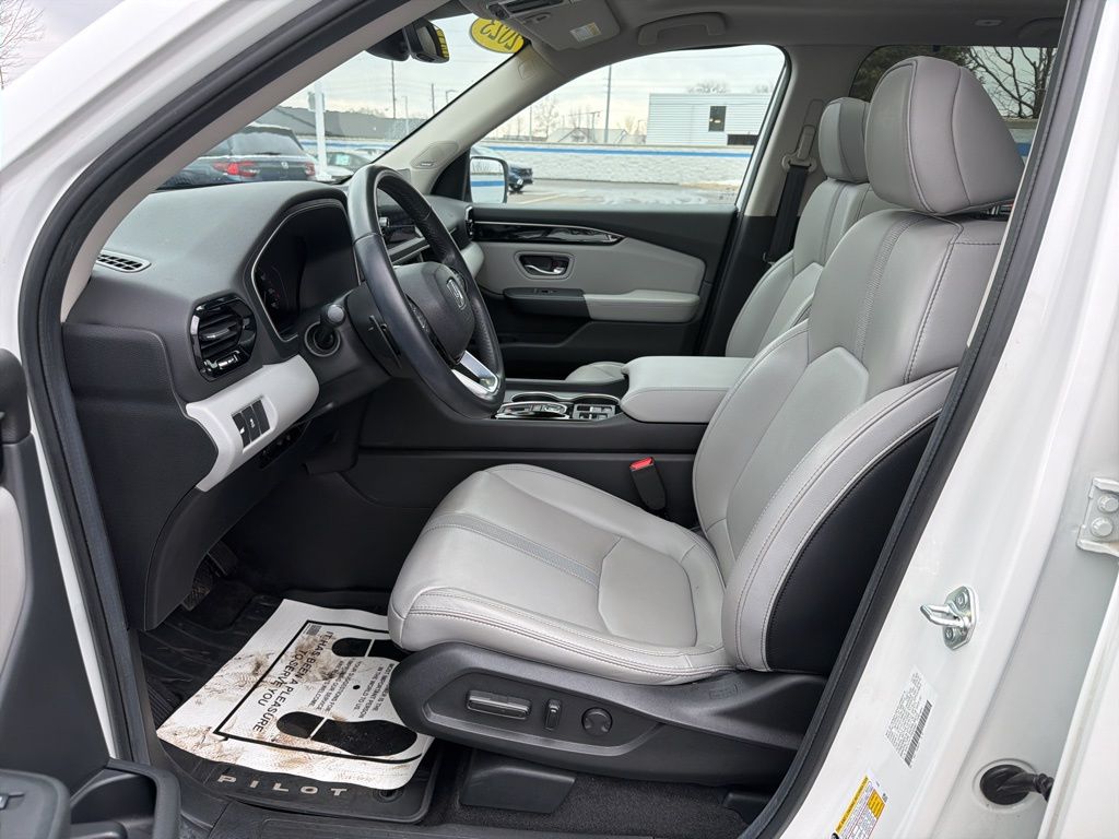 Thumbnail: 2023 Honda Pilot - 18