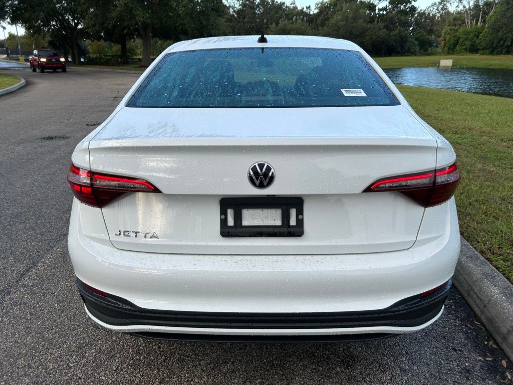Thumbnail: 2024 Volkswagen Jetta - 4