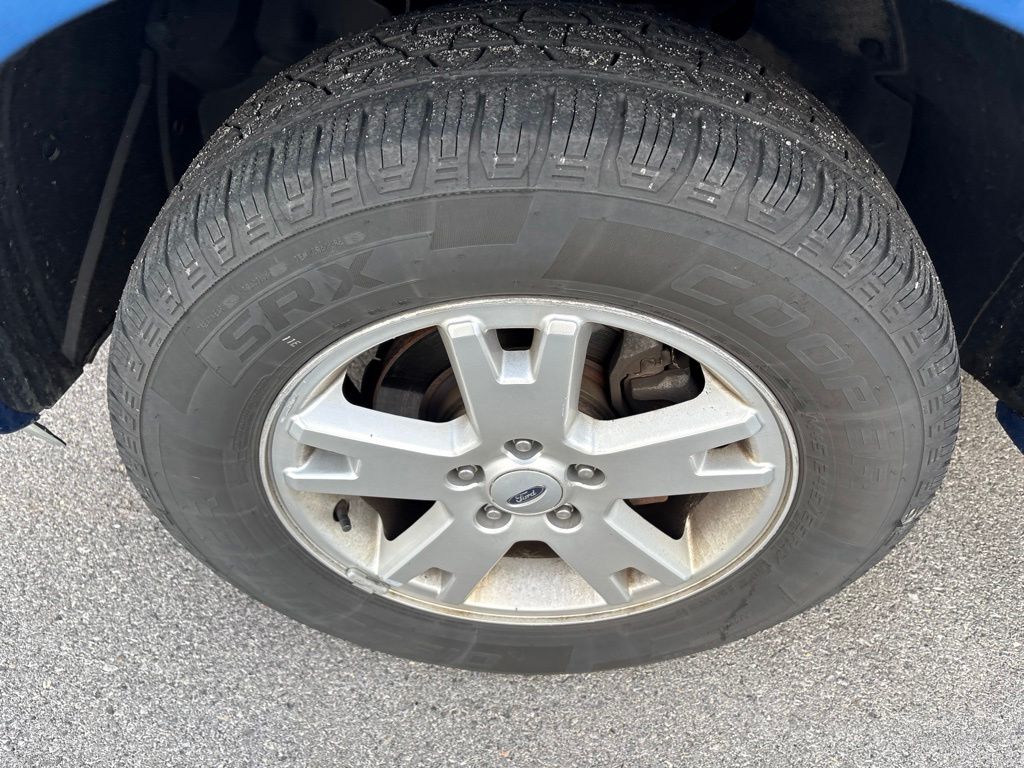 2010 Ford Explorer — photo 4