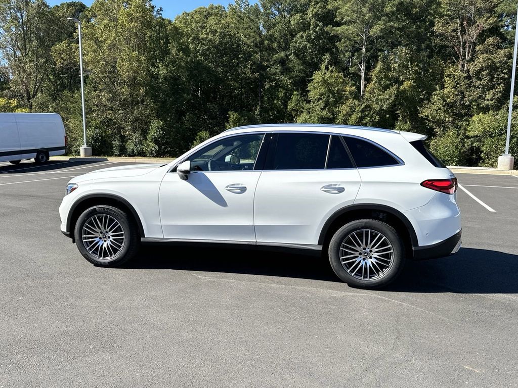 2025 Mercedes-Benz GLC GLC 300 9