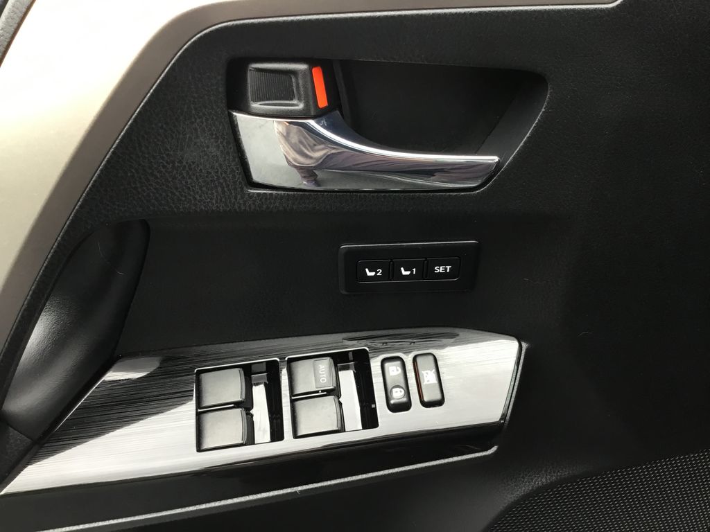 Thumbnail: 2017 Toyota RAV4 - 15