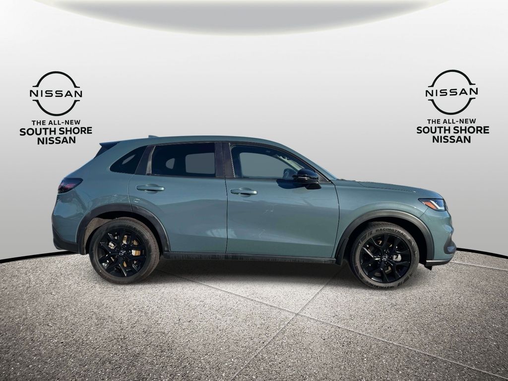 View vehicle photo 5