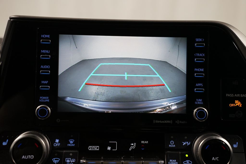 Thumbnail: 2022 Toyota Highlander - 18