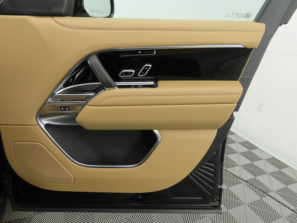 Thumbnail: 2025 Land Rover Range Rover - 25