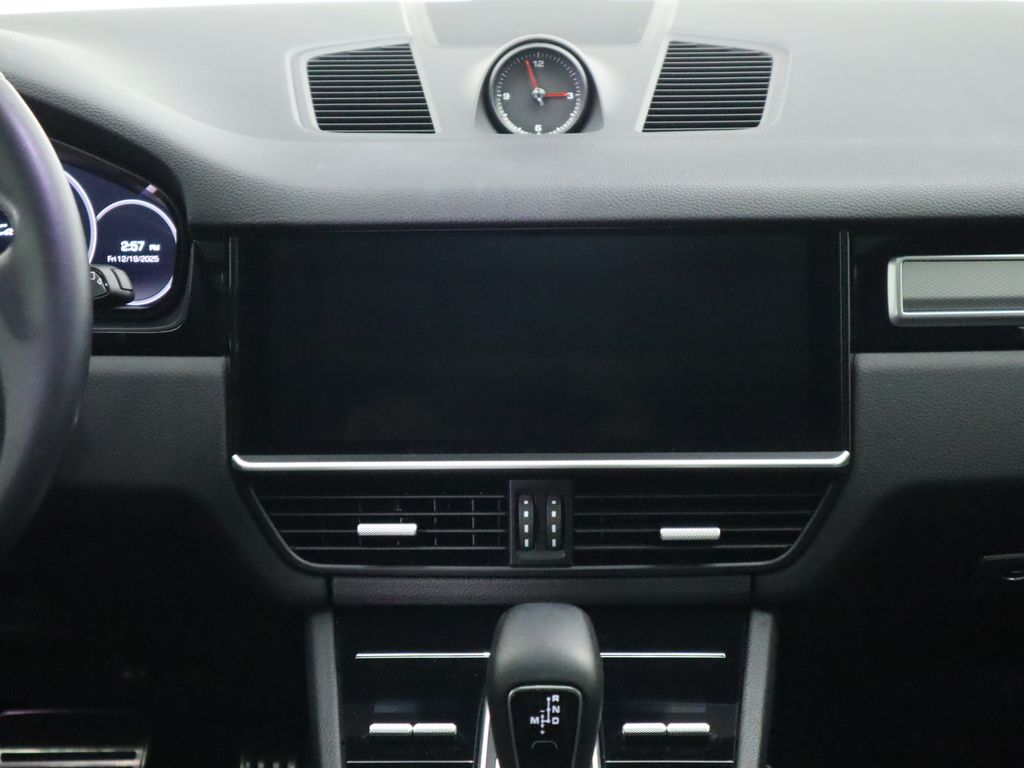 Thumbnail: 2020 Porsche Cayenne - 14