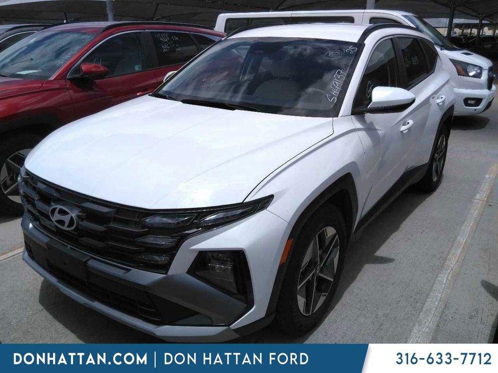 White Pearl 2025 Hyundai Tucson SUV / Crossover Front-Wheel Drive 8-Speed Automatic