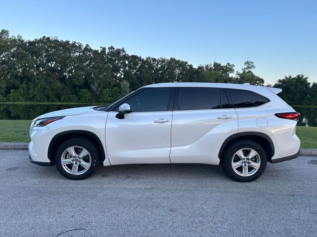 Thumbnail: 2021 Toyota Highlander - 2