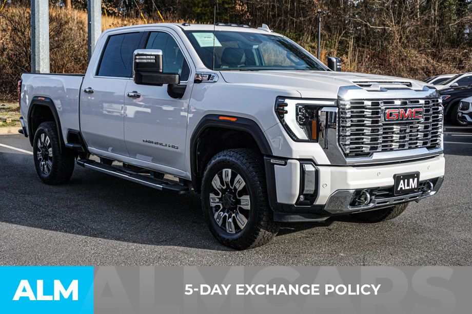Used 2025 White GMC Denali image 4