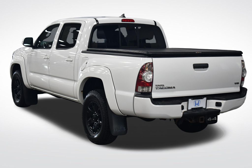 Thumbnail: 2015 Toyota Tacoma - 5