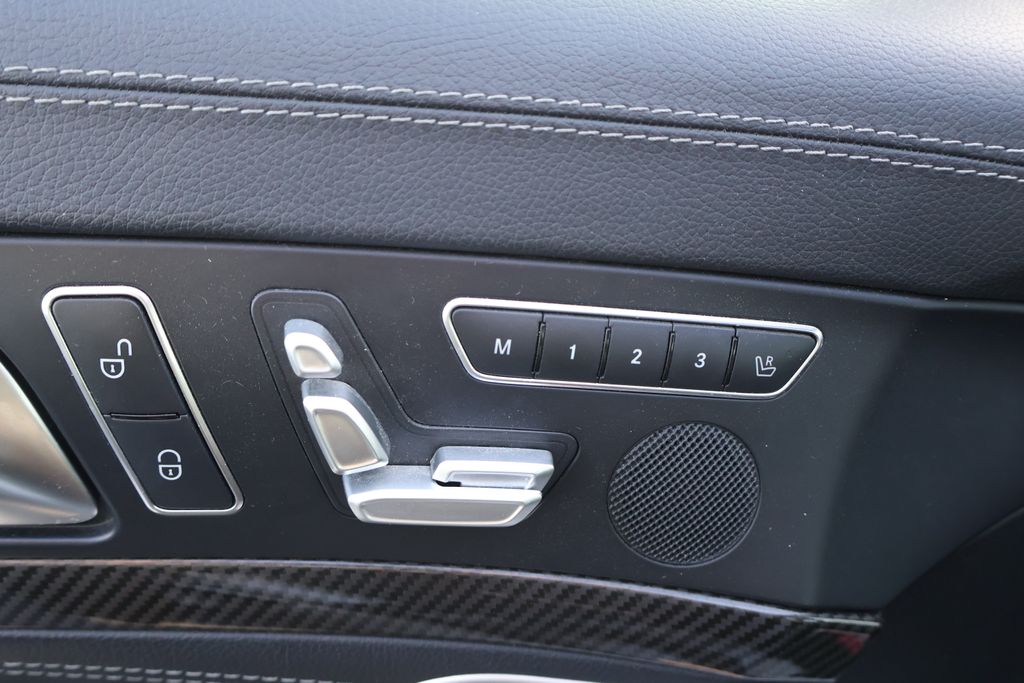 Thumbnail: 2013 Mercedes-Benz SL-Class - 17