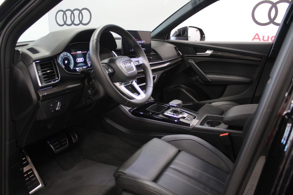 Thumbnail: 2025 Audi SQ5 - 11