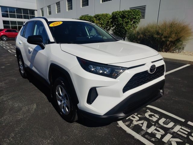 2021 Toyota RAV4 LE 4