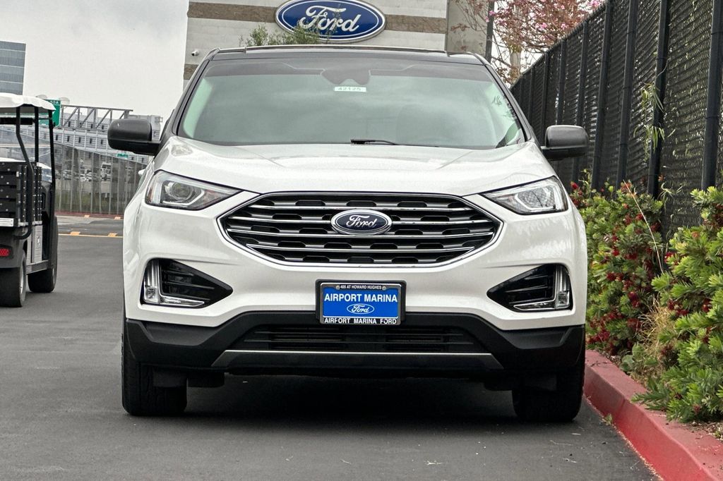 2022 Ford Edge SEL photo