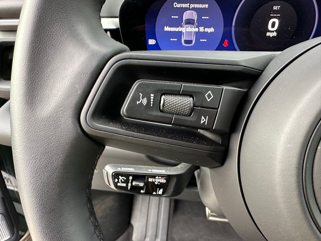 Thumbnail: 2025 Porsche Macan - 19