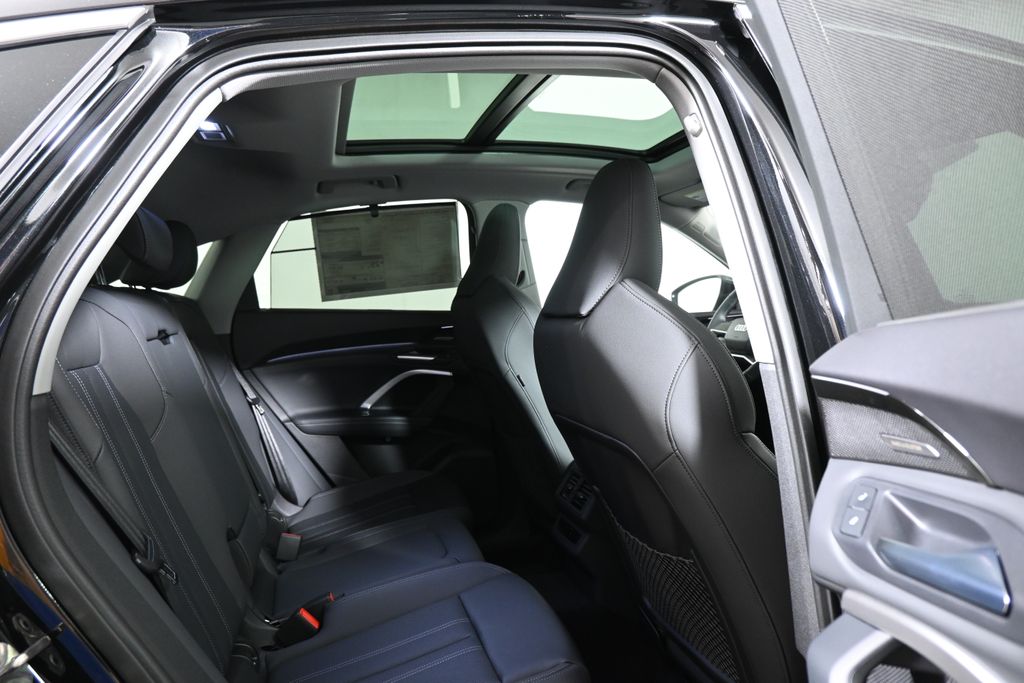 Thumbnail: 2025 Audi Q5 - 20