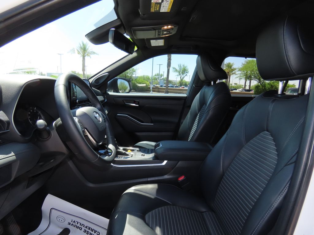 2021 Toyota Highlander XSE 18