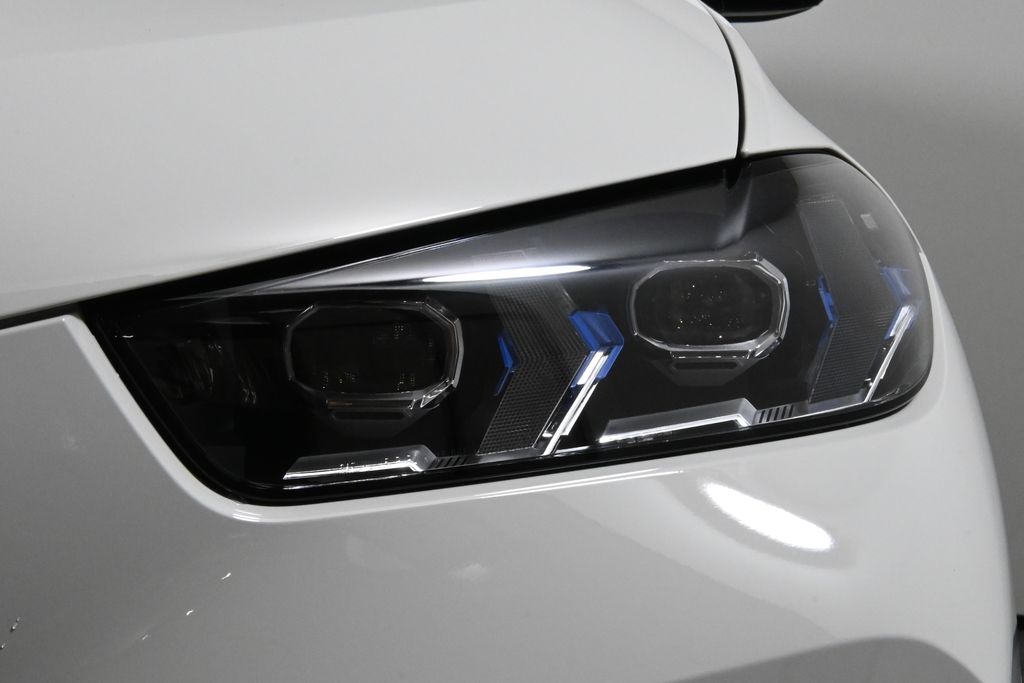 Thumbnail: 2026 BMW X5 - 11