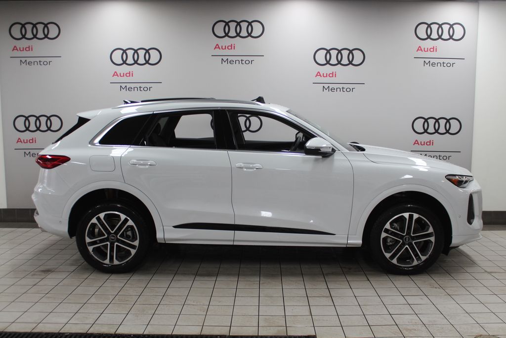 Thumbnail: 2025 Audi Q5 - 7