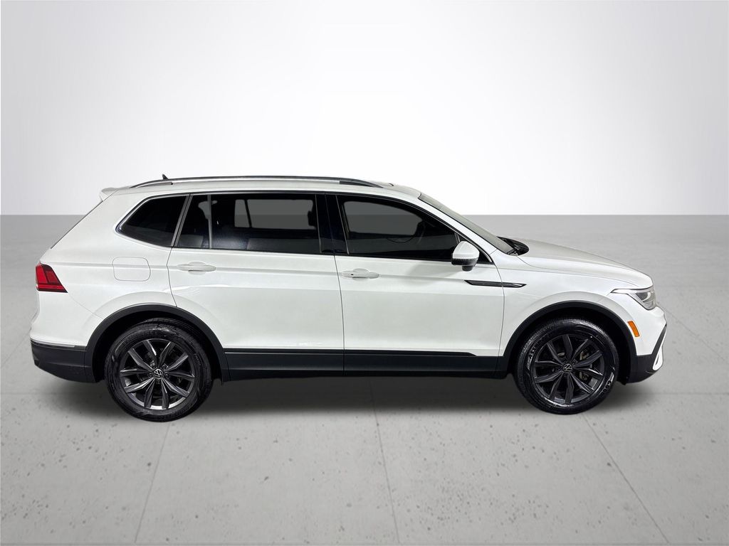 2023 Volkswagen Tiguan SE photo 4