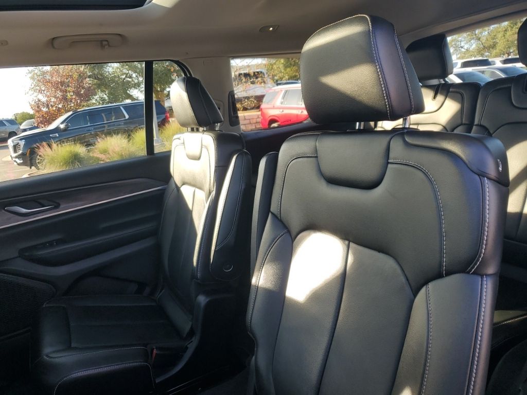 Used Car 2023 Jeep Grand Cherokee L  Limited For Sale Under $30,000 In Austin, Texas