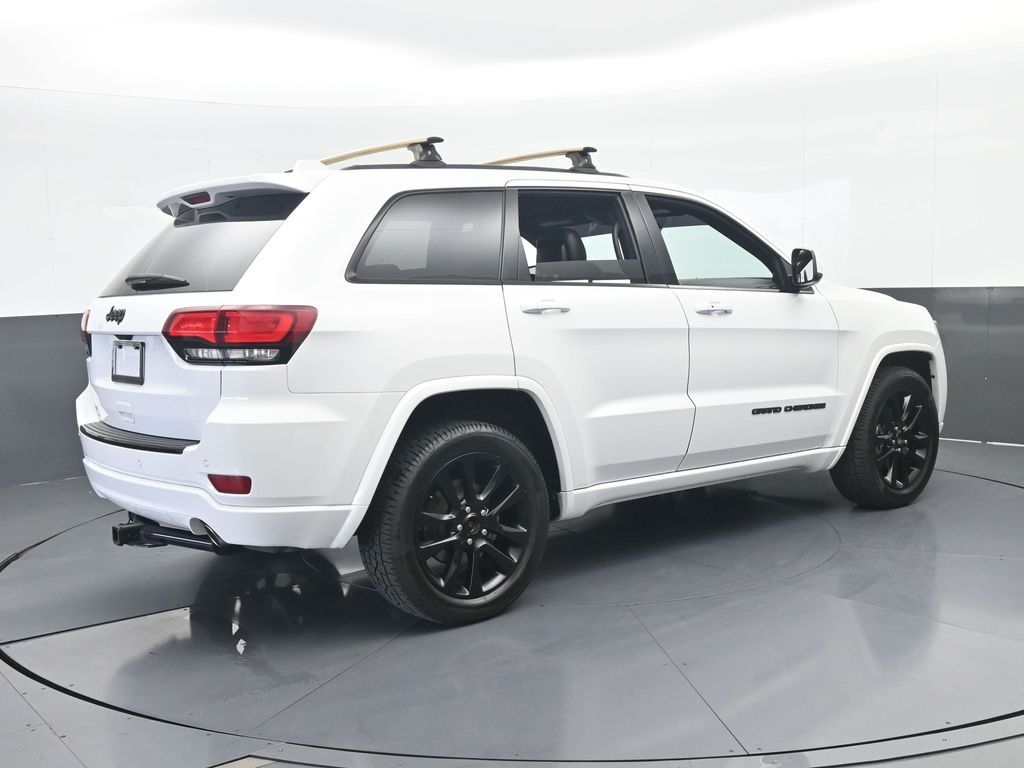 Used 2018 Bright White Clearcoat Jeep Altitude image 6
