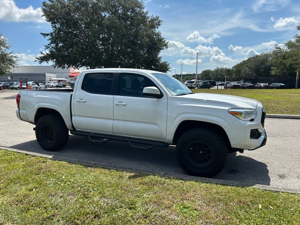 Thumbnail: 2022 Toyota Tacoma - 7