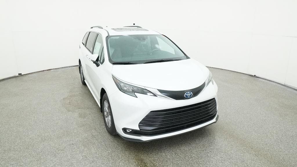 Thumbnail: 2025 Toyota Sienna - 19