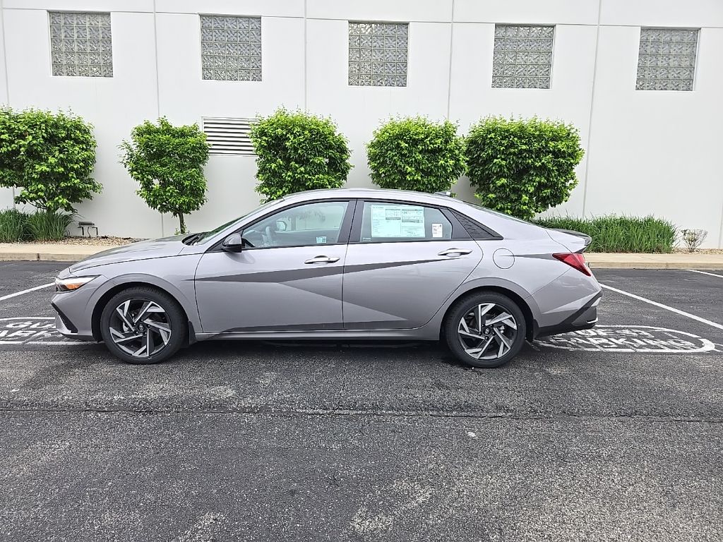 2025 Hyundai Elantra Sport 5
