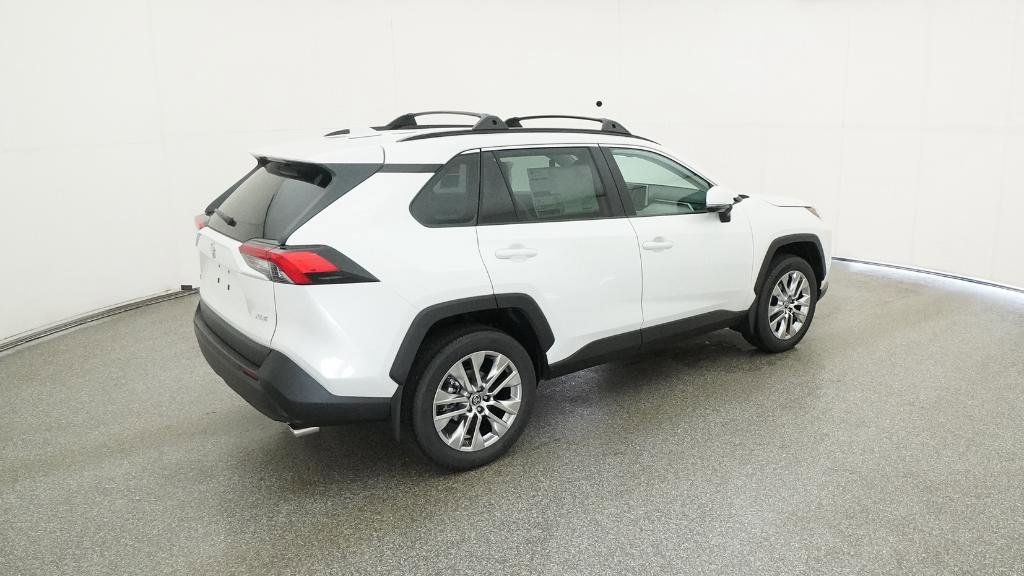 Thumbnail: 2025 Toyota RAV4 - 27