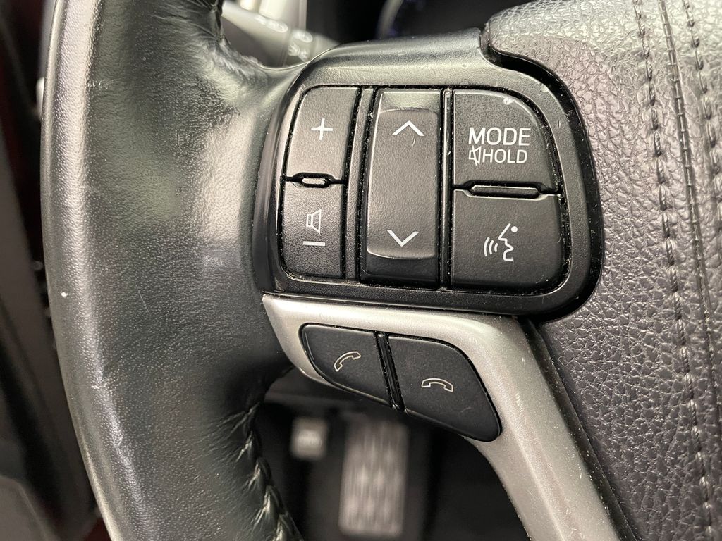 2019 Toyota Highlander XLE 22