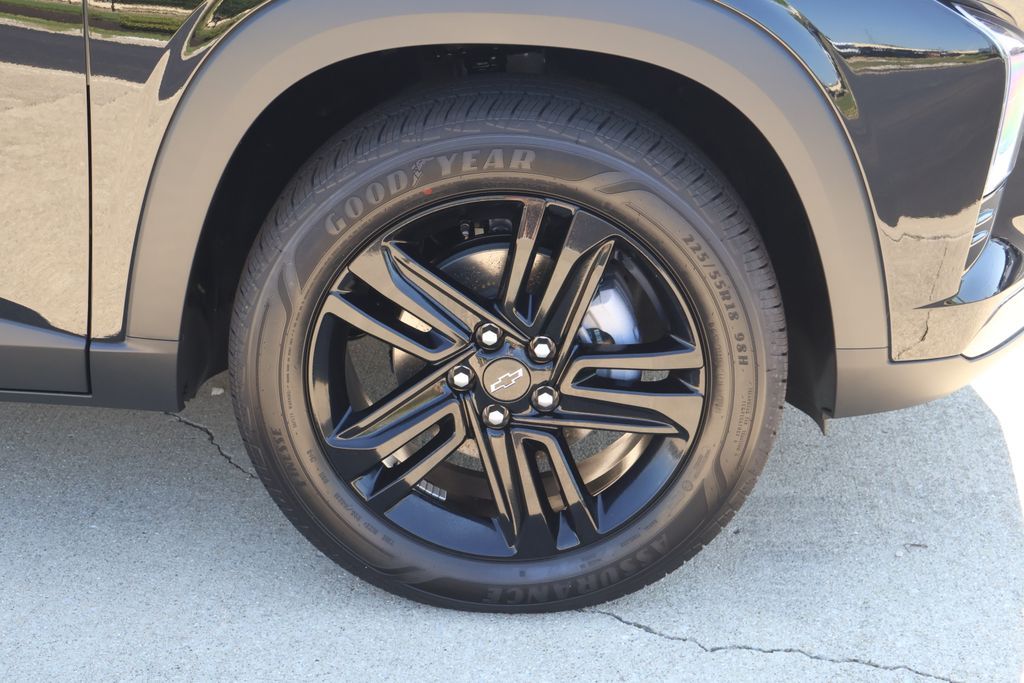 Thumbnail: 2026 Chevrolet Trax - 10
