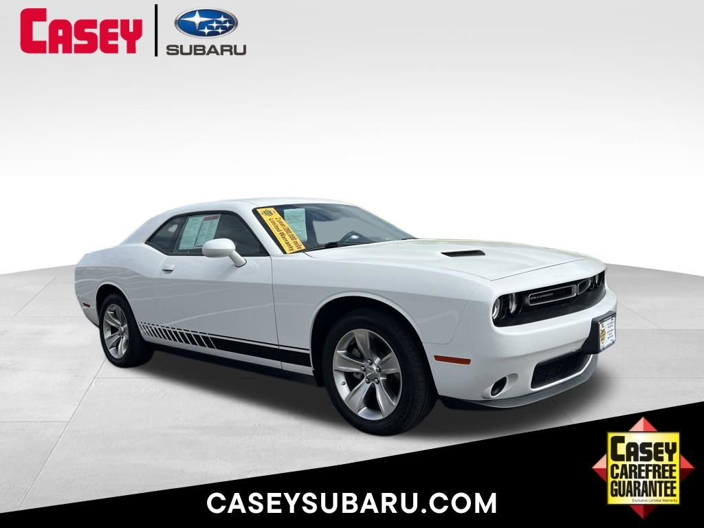 White Knuckle Clearcoat 2022 Dodge Challenger SXT RWD Coupe Rear-Wheel Drive 8-Speed Automatic