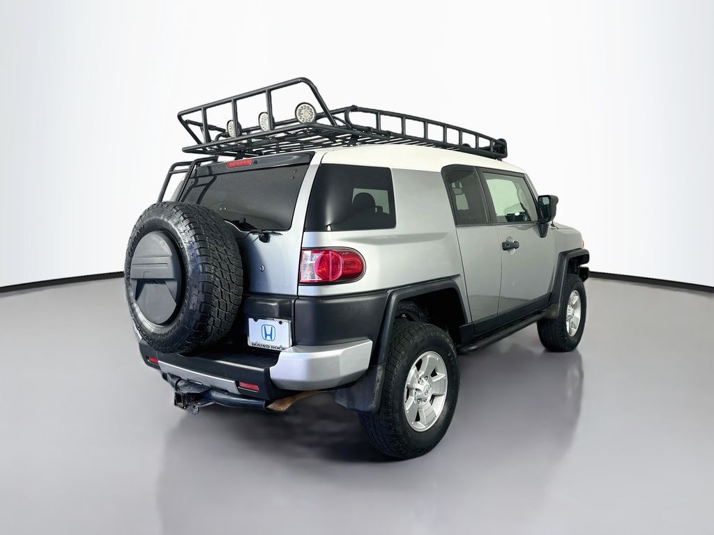 Thumbnail: 2010 Toyota FJ Cruiser - 5