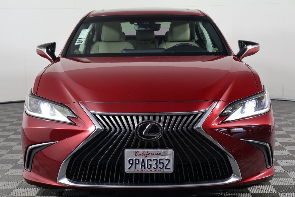 Thumbnail: 2020 Lexus ES - 2