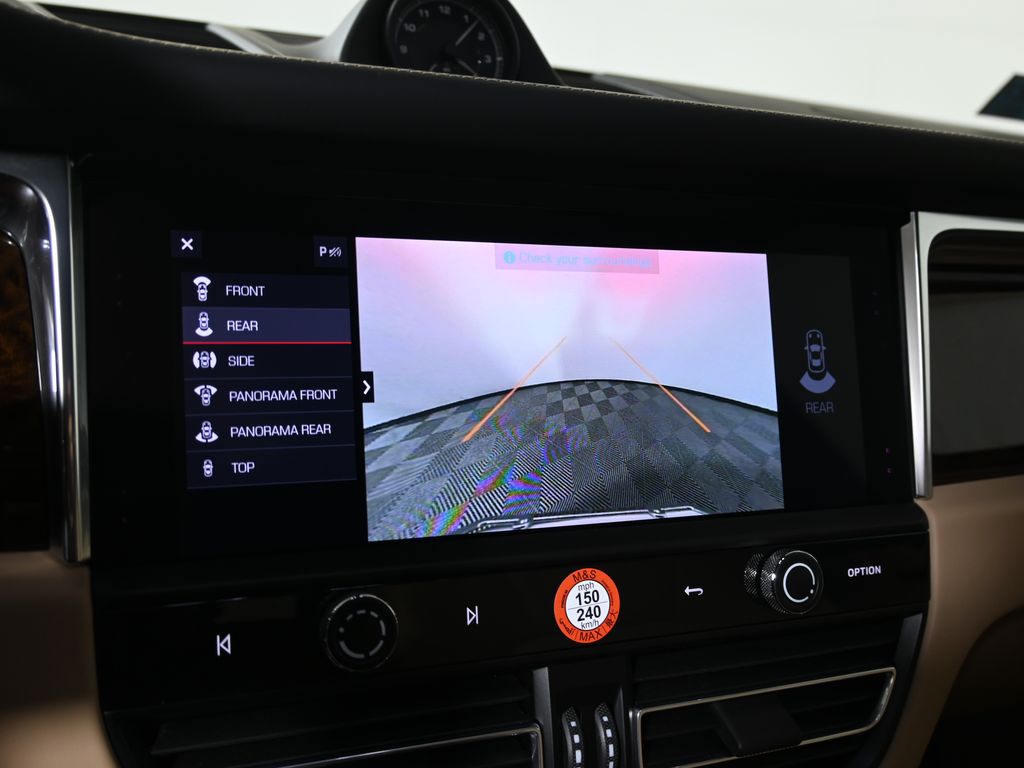 Thumbnail: 2025 Porsche Macan - 28