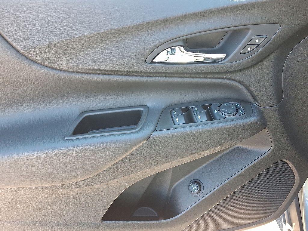 Thumbnail: 2023 Chevrolet Equinox - 13