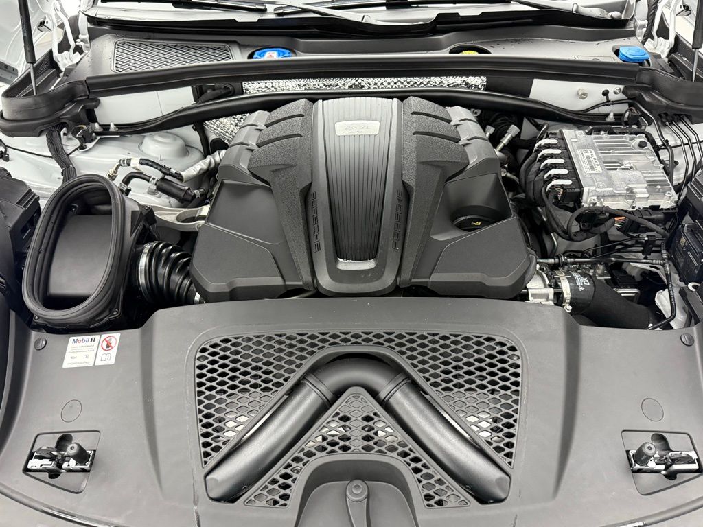 2024 Porsche Macan GTS 30