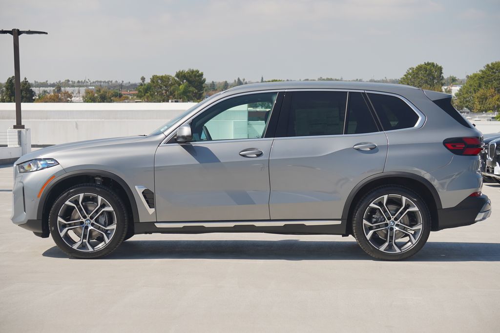 Thumbnail: 2026 BMW X5 - 4