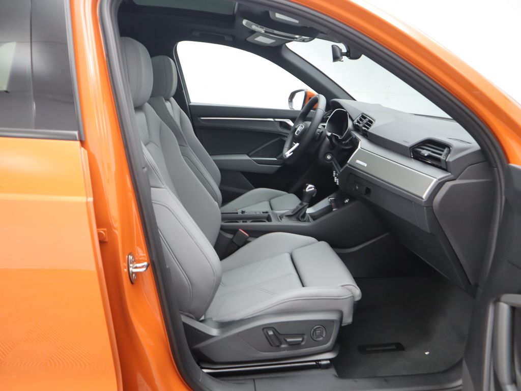 Thumbnail: 2025 Audi Q3 - 21