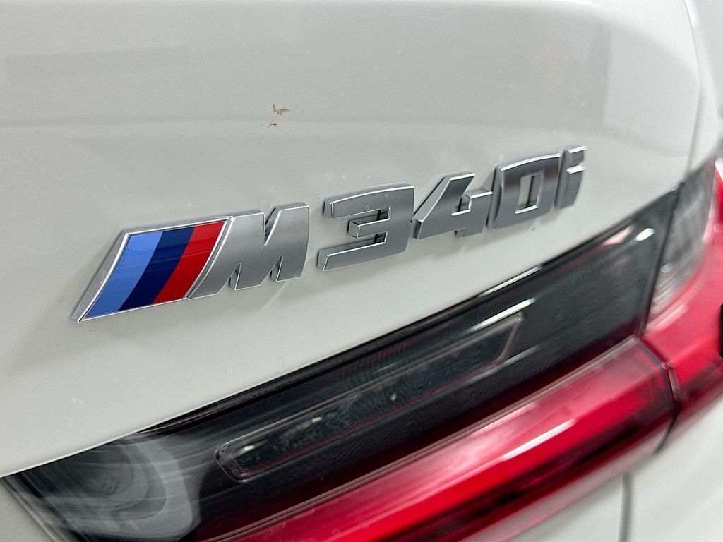 2025 BMW 3 Series M340i 22