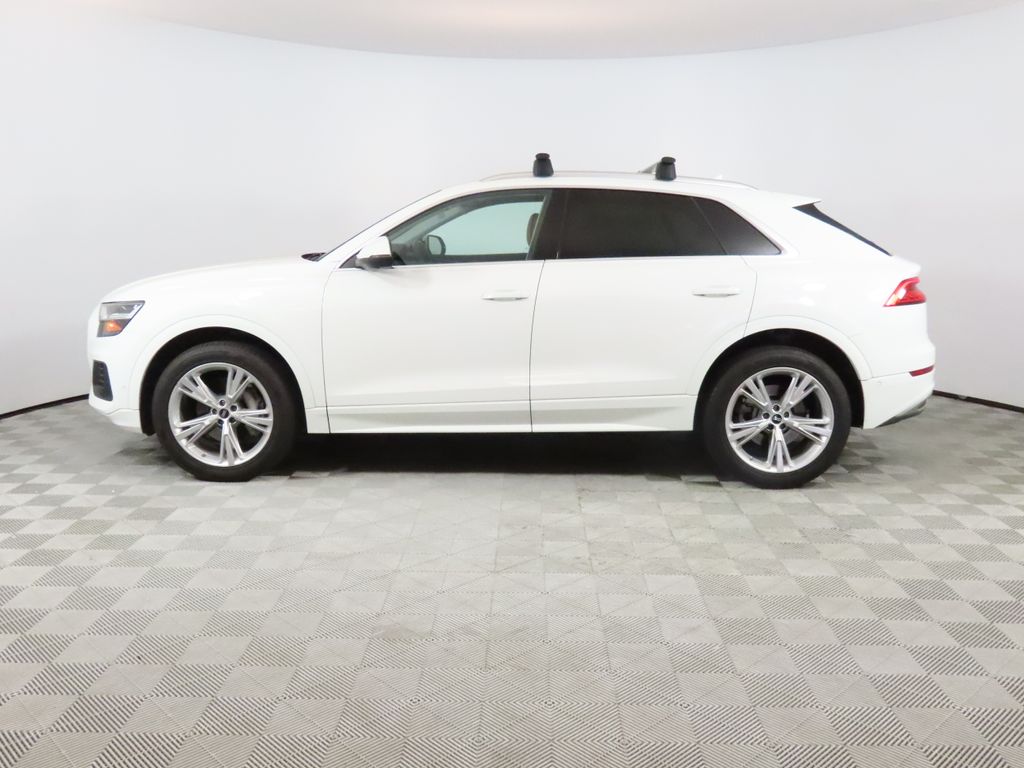 Thumbnail: 2022 Audi Q8 - 2