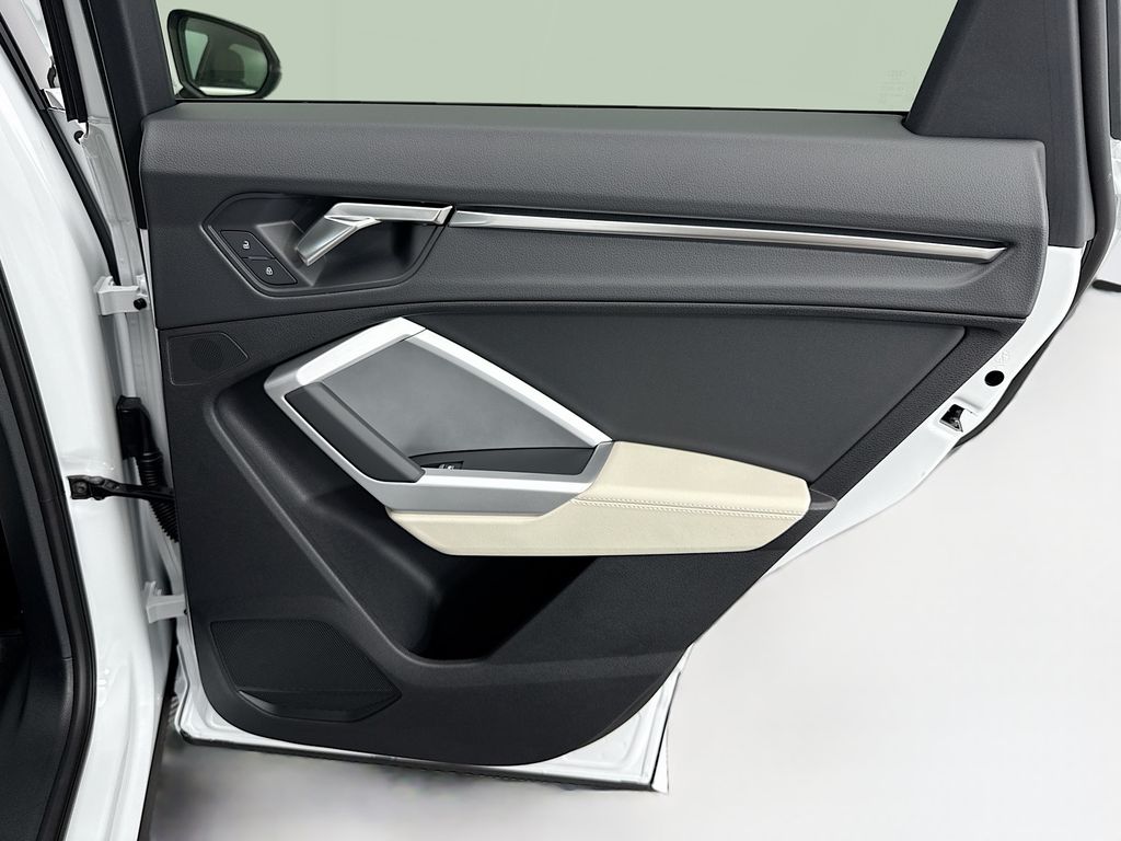 Thumbnail: 2025 Audi Q3 - 25