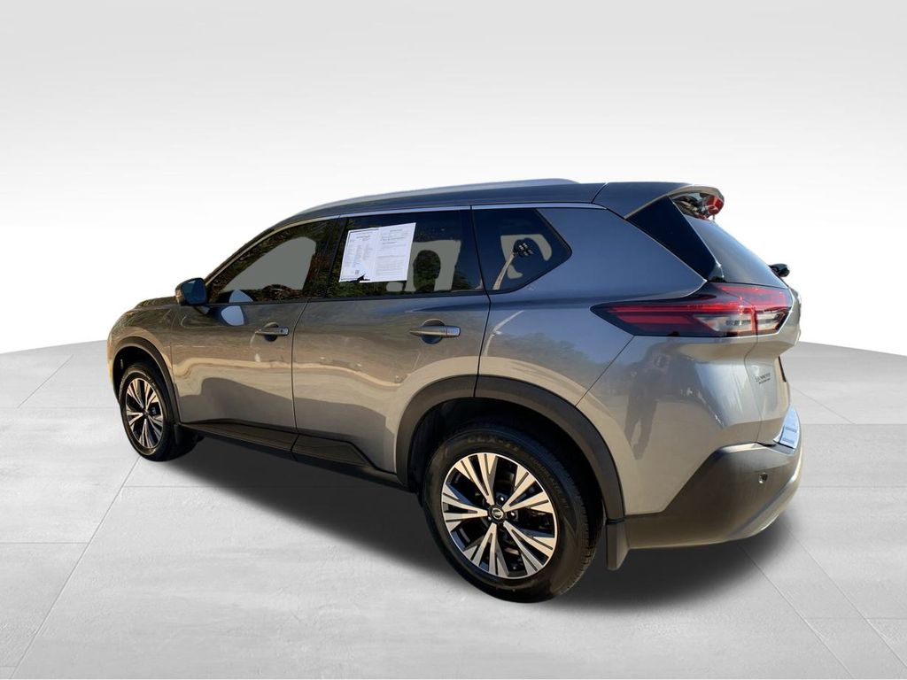 2021 Nissan Rogue SV 4