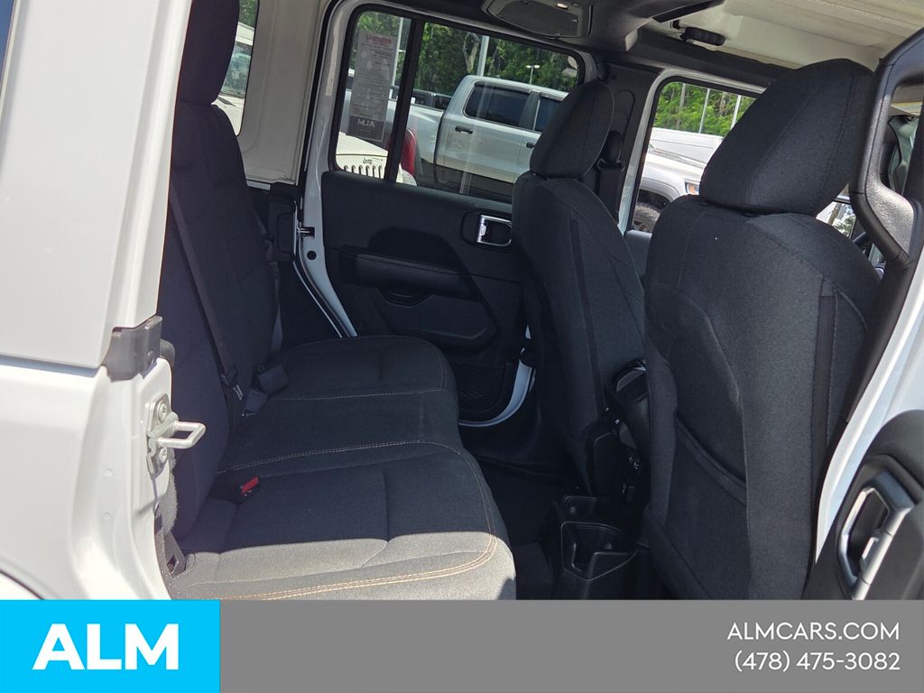 Used 2025 White Jeep Sahara image 14