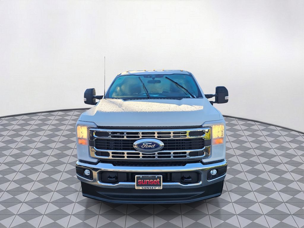 New 2025 White Ford XL image 2