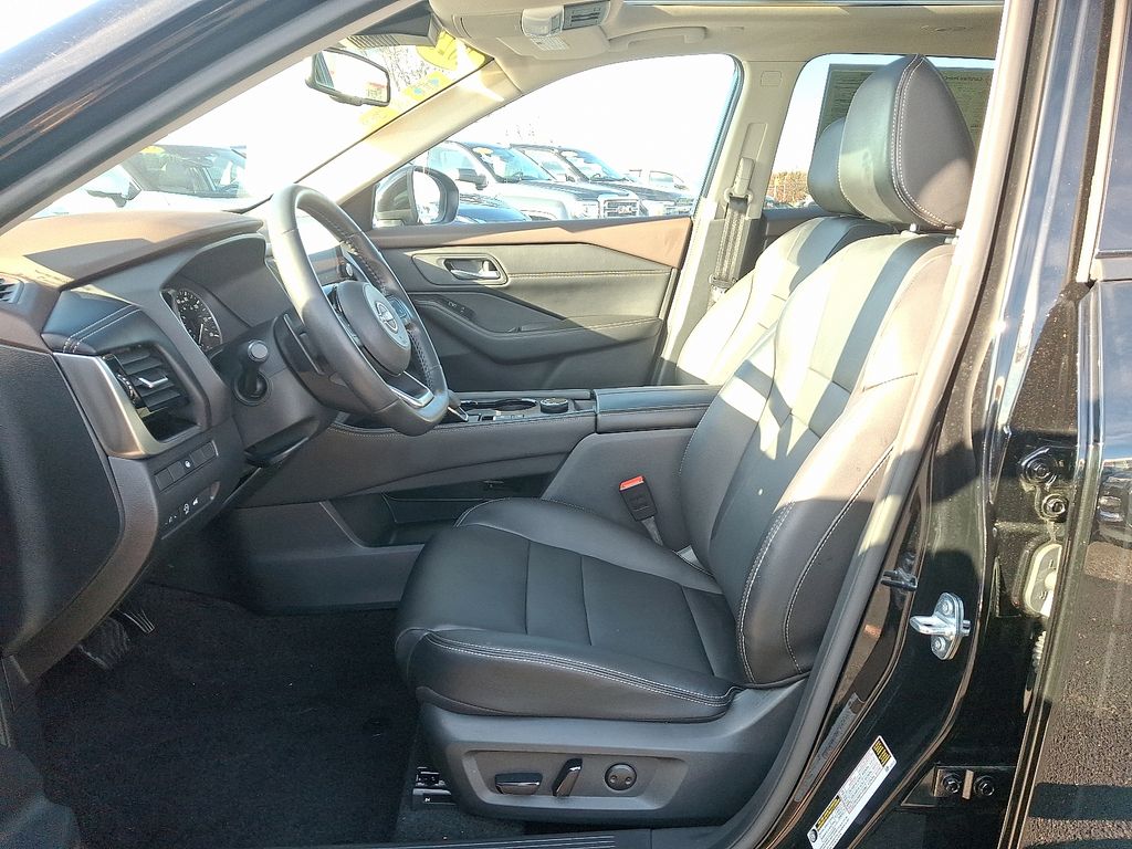 Thumbnail: 2023 Nissan Rogue - 14