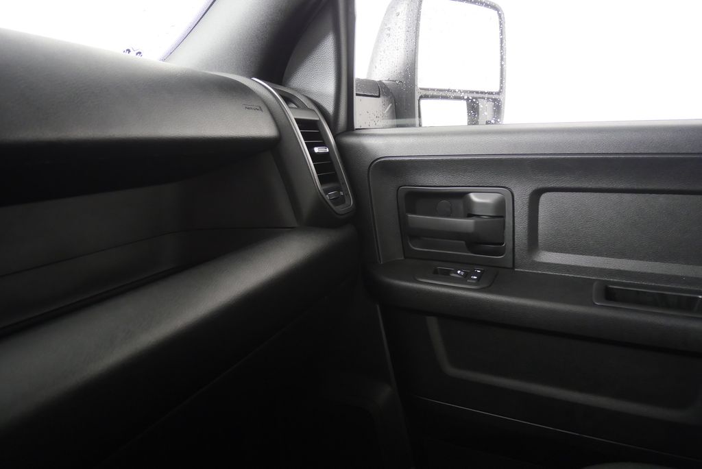 Thumbnail: 2025 RAM 2500 - 31