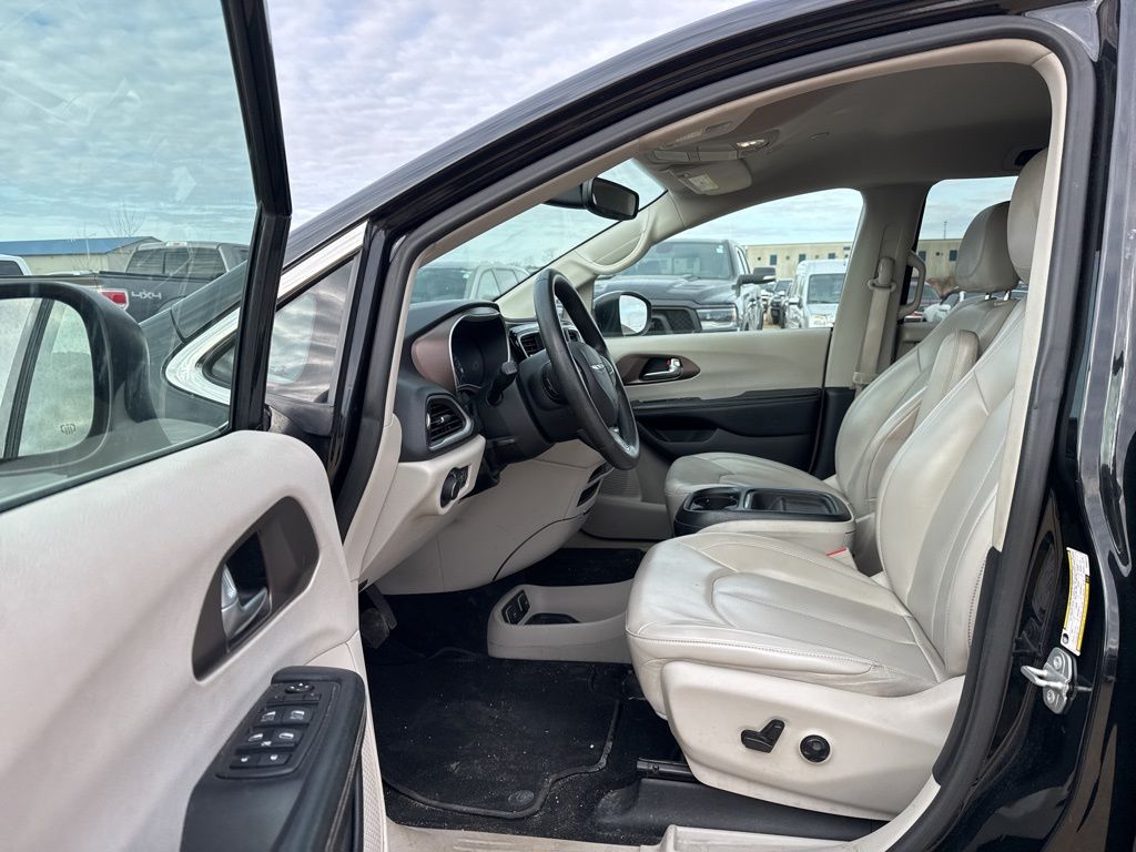 2021 Chrysler Voyager