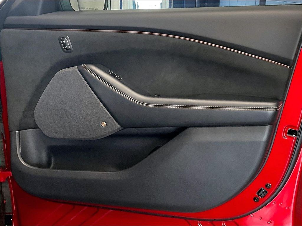 2022 Ford Mustang Mach-E — photo 12